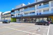 Local commercial Vente à Tetange - 680 000 € immohub, votre partenaire dans l'immobilier à Kayl / Tétange, vous propose un magnifique local commercial neuf de 180 m2 au RDC d'un complex résidentiel situé en plein centre de Tétange. Une cave de 49 m2 ainsi que 5 emplacements extéreiurs complètent le bien. Le local est disponible et aménagé
