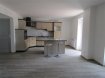 Appartement Location 2 chambres à Cheniménil - 580 € c.c. Joli F3 entièrement rénové comprenant ; entrée, montée d'escaliers, cuisine équipée ouverte sur séjour avec accès terrasse, 2 chambres, salle d'eau (douche à l'italienne), toilettes. 2 places de stationnement. Chauffage individuel électrique.