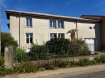 Maison Vente 7 chambres à Mandres-aux-Quatre-Tours - 260 000 € Au coeur du village. Beaucoup de charme pour cette maison lorraine entièrement rénovée. 300 m2 habitables sur 2 niveaux. Cuisine équipée ouverte sur pièce de vie de 58 m2. 6 Chambres et un bureau. Dépendances.
Le tout sur un terrain aménagé et clos de vue d'environ 800 m2.
