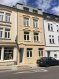 Appartement Vente 2 chambres à Esch-sur-Alzette - 265 000 € Appartement d'environ 60m2 dans une nouvelle résidence de 4 appartements, situé à Esch/Alzette au deuxième étage y comprenant :Hall d'entréeLivingCuisine 2 chambres à coucherSalle de bainBalconCaveDescription de la situation : L'appartement se situe à proximité de toutes les commodités (centre-ville, gare, bus, commerces, écoles, etc)Pour tout complément d‘information, n'hésitez pas à nous contactez par téléphone au 28 77 88 22.Nous sommes également disponibles pour organiser les visites le samedi !Nous sommes, en permanence, à la recherche de nouveaux biens à vendre (des appartements, des maisons et des terrains à bâtir) pour nos clients acquéreurs.N‘hésitez pas à nous contacter si vous souhaitez vendre ou échanger votre bien, nous vous ferons une estimation gratuitement.Ref agence :40