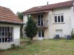 Maison Vente 5 chambres à Pont-à-Mousson - 180 000 € Maison de 2 appartements secteur agr'able . Vous découvrirez 1 appartement F2 en rdc avec cuisine équipée, sdb, 1 chambre. Au-dessus : un appartement avec terrasse avec 4 chambres, cuisine équipée, séjour, salle de bains.