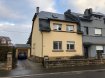 Maison jumelée Vente 3 chambres à Dudelange - 625 000 € Dudelange maison jumelée avec garage et jardin possibilité de agrandier la maison
grand potentielle
compose comme suit:
Sous-sol: cave, buanderie, chaufferie sortie jardin
rez-de-chaussée: hall, salon salle à manger, cuisine, WC sépare
1. étage: hall 2 chambres a coucher salle de bains, grenier aménageable
garage pour une voiture avec une fosse et 2 parkings devant la maison