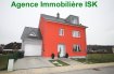 Villa Location 5 chambres à Hagen - 2 500 € Superbe, Maison libre des 4 côtés,
très récente, avec 5 chambres à coucher, living, 2 salles de bains,
grande cuisine équipée séparée,
garage double, terrasse et jardin
Disponible pour 15/07/2018
Ref agence :916895