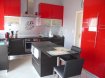 Appartement Location 2 chambres à Hettange-Grande - 860 € c.c. HETTANGE GRANDE: bel appartement de type F4 (85m²) au 2ème et dernier étage comprenant 1 couloir d'entrée avec placard, 1 cuisine équipée ouverte sur salon-séjour accès terrasse (12m²), 2 chambres, 1 salle de bain avec douche et baignoire, 1 wc séparé, chauffage gaz individuel + 1 garage et 1 place de parking privée.
Loyer: 800' Charges: 60'
Dispo 1er Novembre.
Honoraires Agence: 640'
Ref agence :102886