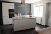 Maison individuelle Vente 2 chambres à Cosnes-et-Romain - 215 000 € Joli Pavillon individuel de plain pied entièrement rénové (aucuns travaux), sur 3a60ca avec extension possible.
entrée, cuisine équipée ouverte sur salon salle à manger (47m²), un dégagement avec un dressing et accès garage, deux chambres (possibilité d'une 3ème chambre), une salle de bain avec une douche à l'Italienne, w-c séparé suspendu avec lavabo et fenetre, une chaufferie buanderie, un garage avec une porte motorisée.
Taxe foncière: 358€, tout à l'égout, dv pvc.