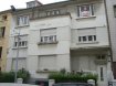 Appartement Location 3 chambres Montigny-lès-Metz - 786 € c.c. MONTIGNY LES METZ -
Au calme, bel appartement quatre pièces de 95 m² au 2ème étage d'un immeuble situé 11 rue du Général Pougin. Il comporte une entrée, une cuisine avec accès balcon, un salon, trois chambres, une salle de bains, un wc séparé et une cave. Chauffage individuel au gaz.
Honoraires d'agence selon LOI ALUR
579 € pour la constitution du dossier, la rédaction du bail
3€/m² pour l'état des lieux, soit: 285 €
Soit un total de 864€.