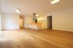 Appartement Vente 3 chambres à Luxembourg-Neudorf - 1 590 000 € Très bel appartement de 122m2 situé dans un bel immeuble construit en 2017 sis à 272, rue de Neudorf L-2222 Luxembourg .L'appartement dispose de :Grand hall d'entrée avec une grande armoire encastrée, belle cuisine équipée, living/séjour avec accès à la grande terrasse qui dispose d'un accès à une 2ième terrasse qui se trouve à un niveau supérieur (5ième niveau), un débarras (machine à laver) et 1 WC séparé. La partie nuit de l'appartement est composée de 3 chambres à coucher dont 1 dispose de sa propre salle de bain ainsi qu'un accès au balcon, 1 deuxième salle de bain avec douche italienne et WC.Une grande cave no C 006 au 2ème sous-sol et 2 emplacements no. 102 et 103 au 1er sous-sol complètent l'offre de l'appartement.La rue de Neudorf est idéalement située à proximité du centre de la Ville de Luxembourg ainsi que du quartier de Kirchberg et de l'aéroport.