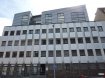 Local commercial Vente à Longwy - 178 000 € Bâtiment à usage professionnel situé à LONGWY-BAS (centre ville) dans une copropriété de 16 lots, 3ème étage avec ascenseur, 130m², résidence récente, entrée, dégagement, cuisine, salle d'eau et 4 grandes pièce. Syndic professionnelle: 250€ par mois incluant l'assurance du bâtiment, le ménage des communs, entretien ascenseur et la consommation d'eau du local. Chauffage au gaz