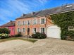 Immo Losch vous propose à la location cette magnifique maison de caractère de style ancienne ferme, située dans un environnement résidentiel particulièrement calme au sein de la très recherchée commune de Schuttrange.

Développant une surface habitable d'environ 253 m² pour une surface totale d'environ 300 m², cette propriété séduit par ses volumes généreux, son charme authentique et son cadre de vie paisible. Elle conviendra parfaitement à une famille à la recherche d'espace, de confort et de tranquillité, tout en restant à quelques minutes seulement de Luxembourg-Ville.

La commune de Schuttrange est l'une des communes les plus prisées du pays. Elle offre une excellente qualité de vie grâce à son environnement verdoyant, ses écoles, sa crèche, ses infrastructures sportives, ses commerces de proximité ainsi que ses excellentes connexions vers Luxembourg-Ville, le Kirchberg, l'aéroport de Luxembourg-Findel et les principaux axes autoroutiers. Vous profitez ainsi du calme de la campagne sans renoncer aux avantages de la ville.

La maison se compose d'un vaste hall d'entrée menant à un agréable salon, agrémenté d'un coin bureau idéal pour le télétravail. La salle à manger offre un espace convivial pour recevoir famille et amis, tandis que la grande cuisine indépendante ravira les amateurs de cuisine grâce à ses volumes généreux. Depuis les pièces de vie, vous accédez directement à une agréable terrasse permettant de profiter pleinement des beaux jours. Un WC séparé complète ce niveau.

L'espace nuit comprend quatre chambres à coucher, dont une magnifique suite parentale avec sa salle de douche privative. Une seconde salle de douche est à disposition des autres chambres.

Le grenier, entièrement aménagé, constitue un véritable espace polyvalent pouvant être utilisé comme cinquième chambre, bureau, salle de jeux ou espace de loisirs selon vos besoins.

Un garage complètent ce bien d'exception.

Les futurs locataires auront également la possibilité de reprendre le mobilier actuellement présent dans la maison, offrant ainsi une solution idéale pour une installation rapide et sans contraintes.

Conditions de location
- Disponible immédiatement 
- Avance mensuelle : 500 € comprenant le chauffage, l'eau et l'électricité 
- Possibilité de louer la maison avec le mobilier existant 

Pour tout renseignement complémentaire ou pour organiser une visite, contactez Immo Losch :
 +352 26 53 26 11
 info@immolosch.lu

 ---------- 
Immo Losch bietet Ihnen zur Miete dieses wunderschönen charaktervollen Haus im Stil eines alten Bauernhauses, gelegen in einer besonders ruhigen Wohnumgebung im begehrten Stadtteil Schuttrange.

Das Haus mit ca. 253 m² Wohnfläche auf insgesamt ca. 300 m² Gesamtfläche besticht durch seine großzügigen Räume, authentischen Charme und ruhige Lage. Es ist ideal für Familien, die nach Platz, Komfort und Ruhe suchen, und befindet sich nur wenige Minuten von Luxemburg-Stadt entfernt.

Die Gemeinde Schuttrange ist eine der beliebtesten im Land. Sie bietet eine hervorragende Lebensqualität dank ihrer grünen Umgebung, Schulen, Kindertagesstätte, Sporteinrichtungen, Nahversorgung sowie hervorragende Anbindungen nach Luxemburg-Stadt, Kirchberg, Flughafen Luxemburg-Findel und den wichtigsten Autobahnzügen. Damit genießen Sie das Landleben in Ruhe, ohne auf die Vorteile der Stadt verzichten zu müssen.

Das Haus besteht aus einer geräumigen Eingangshalle, die zu einem angenehmen Wohnzimmer führt, ausgestattet mit einem Home-Office-Eck ideal für das Arbeiten im Homeoffice. Der Essbereich lädt zum geselligen Beisammensein mit Familie und Freunden ein, während die große, unabhängige Küche Liebhaber der Kochkunst mit ihren großzügigen Maßen begeistern wird. Von den Wohnräumen aus gelangen Sie direkt auf eine schöne Terrasse, um die schönen Tage voll zu genießen. Ein separates WC vervollständigt die Ebene.

Der Schlafbereich umfasst vier Schlafzimmer, darunter eine wunderschöne Elternsuite mit eigenem Duschbad. Ein zweites Duschbad steht den anderen Schlafzimmern zur Verfügung.

Der vollständig ausgebaute Dachboden bietet einen vielseitigen Raum, der als fünftes Schlafzimmer, Büro, Spielzimmer oder Freizeitraum je nach Bedarf genutzt werden kann.

Eine Garage vervollständigt dieses außergewöhnliche Anwesen.

Die zukünftigen Mieter haben auch die Möglichkeit, die aktuell vorhande Möbel in dem Haus zu übernehmen, was eine schnelle und unkomplizierte Einzugs Lösung bietet.

Vermietungsbedingungen
- Sofort verfügbar
- Monatliche Vorauszahlung: 500 € inklusive Heizung, Wasser und Strom
- Möglichkeit, das Haus mit vorhandener Möblierung zu mieten

Für weitere Informationen oder um eine Besichtigung zu vereinbaren, kontaktieren Sie Immo Losch:
 +352 26 53 26 11
 info@immolosch.lu

 ---------- 
Immo Losch offers you this magnificent character house style old farm for rent, located in a particularly quiet residential environment within the highly sought-after municipality of Schuttrange.

Developing a living area of approximately 253 m² for a total area of about 300 m², this property captivates with its generous volumes, authentic charm, and peaceful living setting. It will be perfect for a family seeking space, comfort, and tranquility, while remaining just a few minutes from Luxembourg City.

The municipality of Schuttrange is one of the most desirable in the country. It offers an excellent quality of life thanks to its lush environment, schools, creche, sports facilities, local shops, and excellent connections to Luxembourg City, Kirchberg, Luxembourg-Findel Airport, and major highways. You thus enjoy the peace of the countryside without sacrificing the advantages of the city.

The house comprises a large entrance hall leading to a pleasant sitting room, enhanced by a study corner ideal for telecommuting. The dining room offers a friendly space to host family and friends, while the large independent kitchen will delight cooking enthusiasts with its generous volumes. From the living rooms, you directly access a lovely terrace to fully enjoy the sunny days. A separate WC completes this level.

The sleeping area includes four bedrooms, including a magnificent master suite with its private bathroom. A second shower room is available for the other bedrooms.

The attic, fully converted, is a true versatile space that can be used as a fifth bedroom, office, playroom, or leisure area depending on your needs.

A garage completes this exceptional property.

Future tenants will also have the option to take over the furniture currently in the house, thus offering an ideal solution for a quick and hassle-free move.

Rental conditions
- Available immediately
- Monthly advance: €500 including heating, water, and electricity
- Possibility to rent the house with existing furniture

For any additional information or to organize a visit, contact Immo Losch:
 +352 26 53 26 11
 info@immolosch.lu