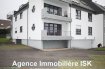 Appartement Location 2 chambres à Leudelange - 1 650 € Leudelange, rue de Cessange 25 , (5 minutes de Gasperich)
Lumineux appartement moderne avec Grand living avec baie vitrée avec accès terrasse, grande cuisine complètement équipée ouverte.
2 chambres à coucher avec parquet véritable au sol dont 1 avec salle de douche en suite, et 1 salle de bains, 1 WC séparé.
Cave et 1 emplacement de parking intérieur
Disponible de suite
Ref agence : 917086