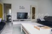 Appartement Vente 3 chambres à Mulhouse - 78 840 € A Mulhouse, Rue Fénélon, Quartier calme, nous vous proposons cet Appartement de 68m² entièrement remis à neuf.
Il est composé :
- d'une Pièce de Vie avec Balcon,
- d'une Cuisine entièrement équipée et avec un second Balcon,
- de 3 Chambres,
- d'une Salle de Bain,
- d'un Wc séparé.
Le Chauffage et l'Eau Chaude sont collectifs.
