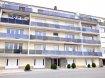 Appartement Location 2 chambres à Luxembourg-Bonnevoie - 1 800 € Schaus Immobilier vous propose à la location un bel appartement au premier étage d'une résidence agréable, située dans un quartier clame et paisible, récemment rénové et entièrement remis au goût du jour, à proximité de toutes les commodités (école, pharmacie, commerces,à).
Le vaste hall d'entrée désert :
- Une cuisine équipée et aménagée avec des appareils électroménagers neufs, donnant accès sur un balcon.
- Deux chambres lumineuses et bien agencées.
- Une salle de douche moderne et rénovée, équipée d'une douche, d'un vasque et de toilettes. La salle de douche dispose d'un raccordement pour la machine à laver.
- Un WC séparé avec lavabo.
- Un salon/salle à manger vaste et très spacieux et lumineux, offrant accès sur un grand balcon.
En plus, une grande cave privée fait partie de cet appartement.
Un garage fermé est disponible pour 200'/mois.
Nous sommes à votre entière disposition pour tout renseignement complémentaire et un rendez-vous de visite
Ref agence :883082