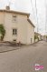 Maison Vente 2 chambres à Woippy - 72 500 € L'immobilière Delarue vous propose sur les hauteurs du village historique de Woippy dans une rue calme et tranquille une petite maison de 68 m2 habitable.Ce bien est composé au rez de chaussé d'une entrée accédant sur une cuisine, un séjour, une salle de bains avec un WC et à l'étage de 2 chambres.Une cave est sous la maison.Cette maison ne possède pas d'une terrasse, d'un jardin et de garage.Des travaux de rénovation sont à prévoir !La chaudière au gaz a moins de 5 ans.Le prix de ce bien est de 72 500 ' et les honoraires sont intégralement à la charge du vendeur.Pour tous renseignements, veuillez contacter Mr WEIGERDING au 06.07.46.97.88