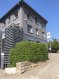 Duplex Vente 2 chambres à Strassen - 675 000 € Duplex au 2ième étage d'une surface de 110 m2 actuellement en location disposant d'un petit hall d'entrée avec WC séparé et vidéophone, grand living avec cuisine équipée ouverte, à l'étage combles : petit hall de nuit avec vidéophone, 2 grandes chambres à coucher mansardées, salle de douche avec WC, velux, raffstore électrique, double vitrage, cave, buanderie, 1 garage individuel à l'extérieur.Disponible à convenir Ref agence :103363