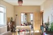 Appartement Vente 2 chambres à Schiltigheim - 268 000 € Début Schiltigheim à proximité de la place d'Haguenau Localisé dans une rue calme, proche des transports en commun, des commerces, écoles et de toutes commodités. Vous saurez apprécier ce logement de 97m2 renové avec goût.Trés lumineux et traversant, celui-ci situé au 3éme étage d'une petite copropriété. Sans vis à vis le logement se compose d'une entrée, de 2 grandes chambres, d'un volumineux double séjour donnant sur un balcon avec une vue degagée sur les toits, d'une cuisine équipée , d'une salle de bain avec douche et baignoire, d'un wc.Le logement est pourvu d'une chaudière individuelle au gaz récente.Les charges de coproriété sont de 94 euros mensuel.Une cave et un local vélo complètent ce bienCopropriété composée de 27 lots dont 9 lots habitationsPrix de vente : 268 000,00 euros (dont 5.1% d'honoraires charge acquéreur)Votre contact : Virginie DISS 0673153792
