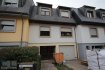 Maison mitoyenne Location 3 chambres à Bofferdange - 2 300 € Bofferdange - commune de Lorentzweiler - à louer après rénovation:
Belle maison unifamiliale en cours de rénovation, avec une surface total de 180m2 dont 120m2 habitables.
Se compose comme suit:
Rez de chaussée: un hall, un wc sépare, une buanderie et un garage pour deux voitures
Étage: nouvelle cuisine équipée, grand salon- salle à manger, un bureau.
deuxième étage: trois chambres à coucher, nouvelle salle de bain et douche.
Petit jardin à l'arrière de la maison.
Situation très calme.
Prix du loyer : 2.300 '
Caution 3 mois :6.900 '
Frais d'agence :1 mois loyer TVA (2.691 ' Ttc)
Ref agence :BCVRS108
