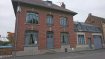 Maison Vente 3 chambres à Flines-lez-Raches - 492 000 € magnifique maison bourgeoise flines lez raches. Votre agence Vitrinimmo vous propose cette somptueuse maison bourgeoise de 300m2 sur une parcelle de 1100 m2 comprenant une très belle cuisine équipée avec espace repas et un grand salon séjour. A l' étage, 3 chambres, une salle de bain, un espace bureau et un dressing . Au second, un plateau de 90 m2 à destination de salle de jeux ou de suite parentale ainsi qu' un grenier aménageable.A l' extérieur , la maison dispose d' une grange aménagéable, d' un garage, de dépendances. Magnifique maison familiale dotée d' une très belle hauteur sous plafond, vous serez séduits par le parquet à chevrons, les carrelages anciens , marbres et boiserIes.
