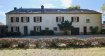 Maison individuelle Vente 7 chambres à Goesdorf - 890 000 € *** A Vendre ***
2, rue op der Driicht, L-9653 GOESDORF
Cette ancienne ferme de 1885 fut entièrement rénovée et transformée au cours des décennies passées, une dernière rénovation partielle a été réalisée en 2012.
Tout en respectant le style de l'époque, elle profite d'une situation calme et se situe sur un beau terrain de 33,67 ares. La bâtisse (maison principale et la grange furent transformées en un ensemble) offre une surface totale de ±400 m², dont ±320 m² habitables qui se repartit sur 3 étages.
La partie maison se compose comme suit :
Rez-de-chaussée
Hall d'entrée, double séjour de 28 m², cuisine équipée, WC séparé.
1er étage
4 chambres à coucher, et une salle de douche;
Grenier aménagé de 50 m².
La partie grange comprend :
Rez-de-chaussée
Garage pour 3 voitures, 1 grande pièce de 38 m² pouvant servir comme salle de sport,
1er étage
Hall de nuit unissant 2 chambres à coucher et une salle de bains avec baignoire, douche, double lavabo. Grand séjour de 45 m².
Pour compléter cet ensemble il est possible d'acquérir 2 terrains ( 7,26 a et 7,30 a) pour un supplément de 295.000 '
Pour tout complément d'informations veuillez contacter notre bureau au +352 206015
Ref agence :64