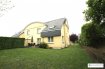 Maison Location 3 chambres à Strassen - 2 900 € +++ A LOUER +++
Situation très calme (en face de la Belle-Etoile) dans un quartier résidentiel, grande maison se composant comme suit:
Hall d'entrée, WC séapré, vaste séjour en L, cuisine équipée, 3 belles chambres à coucher, grande salle de bains, salle de douche séparée.
Grenier aménagée (pour bureau, stockage ou chambre d'amis).
Grande cave et spacieux garage.
Disponible à partir du 1er octobre 2017 ...
Ref agence :532427