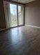 ROMBAS : F4 comprenant une cuisine, un salon, 3 chambres, une salle de bains et un balcon.