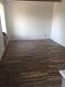 Appartement Location 1 chambre à Lunéville - 370 € Bel appartement proche du château et entièrement rénové comprenant une entrée donnant sur une cuisine équipée et aménagée ouverte sur salon/séjour, une salle d'eau avec toilette, une chambre.
Fenêtre PVC.
Chauffage électrique.