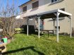 Appartement Vente 2 chambres à Yutz - 178 000 € Bel appartement 3 pièces avec jardin YUTZ. EN EXCLUSIVITE, au 1er étage, bel appartement de type F3 dans maison, composé d'une entrée, d'une cuisine équipée, de 2 chambres, d'une salle d'eau entièrement carrelée et WC séparé. Double vitrage PVC, chauffage ind. gaz Pas de charges de copropriété.Un garage avec emplacement privatif (3 véhicules), un jardin d'agrément et une cave viennent compléter ce bien. Proche parc aérodrome et écoles .