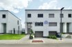 Maison jumelée Vente 3 chambres à Soleuvre - 1 265 000 € immohub, votre partenaire immobilier à Soleuvre, a le plaisir de vous présenter cette spacieuse maison unifamiliale libre de 3 côtés, construite en 2022 située dans un quartier résidentiel, sur un terrain de 2 ares 96 centiares.
Offrant une surface habitable de +/- 172,30 m², cette maison propose 3 chambres à coucher, un garage pour une voiture , un emplacement extérieur, un living spacieux et un beau jardin avec terrasse.
La maison se compose comme suit :
Rez-de-chaussée :
-Hall d'entrée : 6,25 m² avec une hauteur sous plafond impressionnante
Rez-de-jardin :
-Hall avec garde-robe sur mesure : 8,25 m²
-WC séparé : 1,75 m²
-Débarras : 1,00 m²
-Buanderie / Local technique : 5,80 m²
-Garage pour une voiture : 24,60 m²
-Living I : 20,90 m² avec bibliothèque sur mesure (possibilité de créer une 4ème chambre) -> accès terrasse & jardin
-Terrasse avec abri de jardin: +/- 20 m²
R+1 : (Hauteure sous-plafond : 2,60 m)
-Double séjour avec cuisine équipée ouverte : 68,90 m²
R+2 :
-Hall de nuit : 7,40 m² avec garde-corps en verre
-Chambre I : 10,75 m²
-Chambre II : 10,95 m²
-Salle de douche avec douche italienne, lavabo double vasque, WC : 5,65 m²
-Chambre III / Suite parentale 13,75 m² avec dressing et garde-robe sur mesure 4,40 m² salle de douche 6,55 m² et balcon +/- 7,60 m²
Informations complémentaires :
-Année de construction : 2022
-Surface brute : +/- 196,90 m² / Surface habitable : +/- 172,30 m²
-Constructeur KUHN - Garantie décennale - 2032
-Triple vitrage PVC avec jalousies électriques orientables
-Système d'alarme
-Orientation : Sud-Est
-Pompe à chaleur - Chaudière Buderus - chauffage au sol - thermostats individuels
-VMC (Ventilation mécanique controlée) PAUL
-Dalles en béton
-Panneaux solaires pour aider la production d'eau chaude
-Porte de garage motorisée Hörmann
-1 emplacement extérieur
-Classe énergétique : A / A
-Charges mensuelles : +/- 200 €
-Porte d'entrée avec Fingerprint / Badge et fermeture automatique
-Interphone & Vidéophonie relié à la porte d'entrée
-Cuisine de chez THIEX - Electroménagers AEG - Hotte BERBEL - Cave à vin LIEBHERR
-Revêtement des sols : Parquet et carrelage
-Sanitaires : Gessi
-Spots : Wever & Ducré
-Cité sans trafic de passage, à proximité de toutes commodités