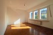 Appartement Vente 1 chambre à Dudelange - 330 000 € immohub, votre partenaire dans l'immobilier à Dudelange vous propose un appartement 52,46 m2 , rénové en 2018 au premier étage d'une petite résidence de +/- 1965 à 3 unités.
L'appartement se compose comme suit:
- Hall d'entrée
- Salle de douche (WC, lavabo, douche, sèche serviette)
- Buanderie
- Cuisine indépendante non équipée
- Chambre à coucher
- Living
- Cave privative
- Jardin usage privatif
Possibilité d'acquérir un garage-box fermé à 30000 €
Détails:
- Double vitrage
- Châssis en PVC
- Volets manuels
- Chauffage au gaz
- Charges: 115 € (Gaz, Eau, électricité)
Proximité écoles, piscine, parc...
Contactez le 621 370 303 pour tout renseignement supplémentaire.