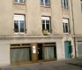 Local commercial Location à Nancy - 600 € c.c. NANCY, secteur HOPITAL CENTRAL, Local avec vitrines. NANCY, rue de Bonsecours, non loin de l'avenue de Strasbourg, Beau LOCAL COMMERCIAL ou PROFESSIONNEL, quatre pièces, sanitaires, petite terrasse, deux belles vitrines, chauffage au gaz individuel, libre au 31 décembre 2019
Loyer : 600 euros plus 50 euros de charges, AGENCE KLAA 8 rue Girardet NANCY 03 80 97 01 78 ou 06 80 44 77 95