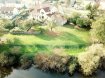 Ferme Vente 5 chambres à Hinkel - 1 250 000 € Superbe fermette rénovée et annexée d'une surface totale de 650m2, située au calme dans le village de Hinkel (Commune de Rosport) dans la vallée de la Sûre, sur un beau terrain de 18a76ca, vous offrant ainsi une bonne qualité de vie avec un air de vacance.
La fermette dispose de :
Rez-de-chaussée :
Entrée par la dépendance côté gauche utilisable comme vestiaire ou autres, hall d’entrée avec un beau mur en pierre naturelle, cuisine équipée, grand living/salle à manger avec feu ouvert et accès à la grande terrasse orienté SUD-EST, ainsi qu’au magnifique jardin donnant sur la Sûre (fleuve), beau jardin d’hiver avec salon, WC séparé et 3 pièces idéalement utilisables comme bureaux.
On dispose également 2 garages sur une des deux on a la possibilité d’aménager la partie haute comme appartement par exemple.
Etage 1 : Grand palier, 3 grandes chambres à coucher et 1 salle de bain avec douche et baignoire.
Grenier : grande pièce de rangement - aménageable
Sous-sol : grande cave voutée, atelier avec accès au jardin, sauna avec douche, buanderie et chaufferie.
Le magnifique jardin donne sur la Sûre (fleuve) et dispose un grand abri de jardin pour stocker le matériel de jardinage.
Vous diposez également une belle vue sur la forêt (protégé) qui se trouve à l'autre côté de la Sûre.
Le bien se propose idéalement pour combiner une profession libérale avec habitation.
