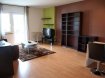 Appartement Location 1 chambre à Hégenheim - 550 € F2 de 52 m2 à Hégenheim . Beau F2 de 52 m2, au RDC d'une petite résidence calme, il comprend : une entrée avec placard mural, une cuisine américaine équipée ouverte (frigo, congélateur, hotte, micro-ondes, plaques vitrocéramiques) sur un séjour avec terrasse, une grande chambre, salle de bains avec baignoire, WC séparé. Grande cave fermée, buanderie, une place de parking et local à vélos fermé. Chauffage central au gaz inclus dans les charges. Bonne isolation thermique et phonique. Disponible le 1er mai.