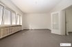 Appartement Vente 1 chambre à Luxembourg-Bonnevoie - 420 000 € +++ A VENDRE +++Dans une petite coproriété, appartement au rdc surélevé récemment rénove (2013) se composant comme suit:Hall d'entrée avec grand vestiaire, séjour, salle de douche, WC séparé, grande cuisine avec balcon, chambre à coucher.Cave et buanderie en sous-sol.Jardin privatif derrière l'immeuble.Merci de contacter notre Agence au 671 110 000 pour toute visite.Ref agence :532422