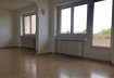 Appartement Vente 1 chambre à Thionville - 99 000 € Appartement Thionville 3 pièce(s) 62 m2. Bel appartement F3 au dernier étage composé d'une entrée, un séjour accès grand balcon, 1 chambres, possibilité deuxième chambre, salle de bains avec baignoire, wc séparé, cuisine avec accès balcon, cave, garage.Chauffage individuel au gaz. Double vitrage pvca saisir !