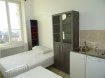 Appartement Location à Nancy - 360 € c.c. NANCY, proche GARE et Centre, JOLI STUDIO MEUBLE. NANCY, non loin de la Gare et du Centre-ville, dans bel Immeuble ECOLE DE NANCY, sécurisé, au calme, donnant sur jardin, très ensoleillé, JOLI STUDIO coquettement meublé, salle de bains avec douche, WC, chauffage individuel électrique, Loyer : 330 euros plus 30 euros de charges, AGENCE KLAA 8 rue Girardet NANCY 06 80 44 77 95 OU 03 83 97 01 78