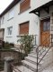 Maison Vente 3 chambres à Bertrange - 155 000 € Maison mitoyenne - BERTRANGE. **** MAISON A RENOVER ****
L'AGENCE IMMOBILIERE CONSEIL vous propose…
Idéalement située sur la commune de BERTRANGE proche THIONVILLE et des axes autoroutiers, cette maison mitoyenne des deux cotés comprend:
Un rez-de-chaussée spacieux avec une entrée, un WC séparé, une cuisine et un grand salon/séjour lumineux! De plus, une véranda et accessible de la cuisine.
A l'étage, 3 chambres sont disponibles avec des emplacements pour vos futurs dressings! Et une salle de bain avec baignoire et lavabo.
Enfin, un garage et deux extérieurs (2 ares à collé à la maison et un terrain de 8 ares clos avec remise face au garage) complètent ce bien.
FORT POTENTIEL: Secteur calme, proche école maternel et primaire, double vitrage OK, toiture OK.
A revoir: Electricité, mode de chauffage et aménagement intérieur.
Pour plus d'informations, veuillez contacter Sophie au 06.59.77.48.67 ou au03.82.53.52.94ainsi que par mail àagence@ccimmobilier.com Dans le cadre de votre recherche, n'hésitez pas à consulter notre site www.ccimmobilier.com afin de voir toutes nos offres.