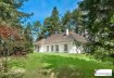 Villa Vente 4 chambres à Neufchâtel-Hardelot - 450 000 € IMMOEXCELLENCE vous propose cette jolie villa entièrement libre des quatre côtés, située dans un magnifique parc entièrement arboré. La maison se compose comme suit : Un hall d'entrée, un vestiaire avec lave-mains et placard, un double séjour avec cheminée, une belle et moderne cuisine équipée, quatre chambres-à-coucher dont deux avec placards, une salle-de-douche avec W.C., une salle-de-bains, un débarras avec placard, un cellier, un grand garage, ainsi qu'une buanderie. A l'extérieur vous trouverez une belle et grande terrasse donnant sur le séjour - salon. Hardelot-Plage est une station balnéaire française, appartenant à la commune de Neufchâtel-Hardelot. Elle est située sur la Côte d'Opale, dans le département du Pas-de-Calais et la région Hauts-de-France.La villa se trouve dans un endroit très calme.A voir absolument.Ref agence :3426749