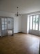 Appartement Location 2 chambres à Lunéville - 523 € c.c. Appartement lumineux au rez-de-chaussée, qui vous accueille par une entrée et un couloir desservant le salon séjour, une cuisine séparée, 2 belles chambres ainsi qu'une salle de bain.
Le séjour s'ouvre sur un espace jardin.