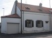 Maison Vente 2 chambres à Cambrai - 138 000 € Maison semi individuelle bâtie sur 256 m² comprenant : hall d'entrée, cuisine équipée, WC, dégagement, séjour, salon avec cheminée gaz, SDB. A l'étage : palier, 2 chambres, 1 bureau. cc gaz au rez de chaussée et électrique à l'étage - terrasse carrelée- jardin - 2 garages. 138 000 € dont 6.2% à la charge de l'acquéreur 130 000 € prix net vendeur