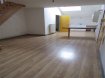 Appartement Location 2 chambres à Charmes - 455 € c.c. Appartement au quatrième et dernier étage d'un immeuble au centre ville composé d'une cuisine ouverte sur salle à manger, deux chambres, et une salle d'eau avec toilettes. Belle mezzanine. Chauffage central gaz. DPE en cours.