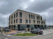 Bureau Location à Heiderscheid - 2 740 € Home Project vous offre en location un espace de bureau tout neuf de 137m2 destiné à accueillir une activité artisanale, situé au rez-de-chaussée dans le nouveau