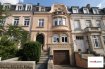 Maison mitoyenne Location 6 chambres à Luxembourg-Belair - 3 800 € Très charmante maison à louer dans la rue Albert Premier au centre de Luxembourg
Avec +/-250m2
Description de la maison
Rdch
Hall d'entrée - grand salon - cuisine avec une petite terrasse et accès par un escalier au jardin
1Etage
3 chambres à coucher - salle de bain rénové en 2016 (baignoire et douche)
2Etage
3 chambres à coucher - salle de bain (baignoire et douche) - débarras
Grand grenier
SOUS-SOL
Cave avec buanderie - Garage pour 2 à 3 voitures et accès au jardin
2 mois de caution 7600'
Frais d'agence 4446' TTC 17%
Disponible pour le 15.07.2018
Ref agence :1213012
