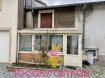 Maison Vente 1 chambre à Valleroy - 79 000 € Maison de village comprenant :
- au rez-chaussée : une petite véranda, une cuisine équipée, un salon-séjour, un WC ;
- à l'étage : une chambre, une salle d'eau, une petite pièce bureau, un grenier ;
- au sous-sol : caves.
Chauffage gaz individuel (chaudière récente), double vitrage PVC.
Prévoir quelques travaux de rafraichissement.