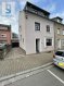 Maison Vente 3 chambres à Ettelbruck - 919 000 € HOMESELL Immo vous propose une très belle maison jumelée complètement rénové de 160m² sur une parcelle de 2.52ar qui se compose comme suit:- Hall d'entrée traversante donnant de suite accès à l'arrière de la maison, c'est-à-dire sur une grande terrasse de 17,00m² ainsi qu'au jardin/potager- Cuisine séparé (récente) de 13,35m²- Salon / salle à manger de de 22,00m² avec coin cheminée à pellets- WC séparéA l'étage vous disposés de 2 chambres de 14,57 et 11,76m², espace bureau de 4,92m²Au dernier étage une 3ème chambre de 22,00m² pouvant servir de chambre parentale avec possibilité de créer une salle de douche (raccordements existants), espace rangement de 7,81m²Au sous-sol un grand espace buanderie/local technique avec un coin salle de bain/douche et WC qui fait au total 18,38m²et un débarras de 4,66m²Cette maison dispose aussi d'un grand garage de 22,90m² avec de belles hauteurs permettant de grandes surfaces de rangement et 2 emplacements extérieurs (privatifs)Chauffage au gaz de 2015Double-vitragesCet objet parfaitement entretenu vous séduira par ces belles finitions et du fait qu'elle soit situé dans une endroit calme d'Ettelbruck.Disponibilité: à convenir.Contactez-nous pour plus d'informations ou une visite !HOMESELL ImmoTél: 281122-1info@homesell.lu