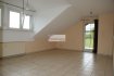 Appartement Location 2 chambres à Echternacherbrück - 760 € -- FR --
IMMO EXCELLENCE vous propose ce joli appartement d'une surface habitable de 73 m2 ainsi que d'une surface utile de 80 m2. L'appartement se trouve au 1er étage et se compose comme suit : Un hall ( 7.33 m2 ), une chambre-à-coucher ( 11.04 m2 ), une deuxième chambre-à-coucher ( 15.36 m2 ), une cuisine équipée ( 5.48 m2 ), une salle-de-douche avec raccordement pour la machine-à-laver ( 4.76 m2 ), un double séjour ( 24.39 m2 ) avec accès sur un balcon ( 8.67 m2 ), offrant de magnifiques vues bien dégagées, un débarras ( 1.5 m2 ) avec des étagères. La cuisine appartient à l'ancien locataire et pourra être repris moyennant un montant forfaitaire. Plusieurs emplacements pour voitures à l'extérieur. Situation très calme et à proximité de toutes commodités.
Ref agence :3426764