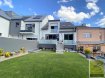 Maison Vente 4 chambres à Bettembourg - 1 240 000 € Cette belle maison, avec jardin, garage 2 voitures, construite en 2016, dispose d'une surface habitable de 180m² (surface totale 250 m²)
Comprenant un garage pour deux voitures,
hall d'entrée,
WC séparé,
buanderie,
séjour - salle à manger et coin cuisine avec accès sur grande terrasse et vers jardin,
4 chambres à coucher,
3 salles de bains,
terrasse de /- 12m2
Confort: Triple vitrage, Volet électrique, Chauffage au sol, Aspirateur central, 3 Salle de douche, WC séparé, ...
Cuisine: Cuisine équipée ouverte.
Sécurité: Vidéophone, Câblage pour alarme, ...
Extérieur : Jardin, Terrasse, Maisonnette de jardin
Situation: Transport en commun à proximité, Proximité autoroutes, Proximité commerces.
Ref agence :163