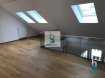 Appartement Location 3 chambres à Luxembourg-Gare - 2 200 € A LOUER
- Appartement-duplex situé dans le quartier de la gare, complètement rénové au 3ième étage d'un Immeuble à 4 unités d'une surface de +/- 130m2 qui se compose comme suit:
- Hall d'entrée, cuisine équipée ouverte donnant sur le living spacieux et lumineux de 28 m2 avec balcon, 2 grandes chambres, salle de bain avec douche italienne en plus d'un WC séparé.
A l'étage on retrouve un espace ouvert de 58m² en mezzanine partiellement mansardé, pouvant très bien servir en tant que 3ième chambre.
Ce bien dispose aussi d'une grande cave au sous-sol et d'un espace commun.
Disponibilité immédiate!
Pour une visite de ce bien veuillez nous contacter au +352 28 11 22-1 ou par e-mail : info@homesell.lu
Ref agence :54