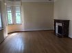 Appartement spacieux de 128m2 situé au rez de chaussée d'une maison de maître comprenant entrée spacieuse, séjour, trois grandes chambres, salle à manger et cuisine avec accès terrasse et jardin (commun), salle de bains avec baignoire et WC. Un garage et une cave complète le bien. Chauffage individuel gaz, double vitrage PVC, volets roulants. Les charges comprennent entretien communs, espaces verts, électricité communs, taxe ordures ménagères, entretien chaudière et WMC.