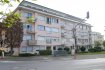 Appartement Vente 2 chambres à Luxembourg-Merl - 575 000 € Bel appartement situé au 2ième étage d’une résidence sise à 31-33 Boulevard Pierre Dupong à Luxembourg-Merl.
L’appartement dispose de : Hall d’entrée, grand living/salle à manger avec accès au 1er balcon, 2 chambres à coucher, cuisine séparée avec accès au 2ième balcon, salle de bain, 1 WC séparé, 2 balcons, cave et 1 garage-box.
L’appartement est actuellement loué.
Travaux de rénovation à prévoir.
La résidence est située dans la section Luxembourg Merl-Sud, à quelques pas du Parc de Merl, des écoles ainsi qu’à proximité du centre de la Ville de Luxembourg.