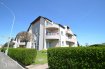 Appartement Location 2 chambres à Frisange - 1 500 € L'agence immobilière Christine SIMON Sàrl vous propose en exclusivité ce très bel appartement entièrement meublé dans une Résidence à 10 unités construite en 1994 à Frisange.L'appartement situé au 2ème étage avec ascenseur de 71,09 m2 habitables et de 91 m2 utile, se compose comme suit:Hall d'entrée, une toilette séparée. Séjour/living d'une surface 22,81 m2 donnant accès à un balcon de 5,01 m2 orienté vers la route principale. Une belle cuisine équipée fermée de 2015.Une chambre parentale de 11,84 m2 et une chambre de 10,08 m2. Une salle de douche (douche italienne) avec toilette.Parquet massif dans le séjour, couloir et chambres.Passeport énergétique F-F.Au sous-sol: un emplacement de parking intérieur de 11,74 m2 et une cave privative de 6,93 m2.Dans les parties communes: local à vélos, buanderie et local à poubelles.Disponibilité de l'appartement: 1 juillet 2021.Jardin commun.L'appartement se trouve dans un bon très état entièrement meublé.CDI obligatoire, pas d'animaux et location non-fumeur.Loyer 1500 € plus 278 € de charges.Caution 3 mois de loyer plus charges c.à.dire 5334 €Agence 1 Loyer plus 17 % TVA = 1755 €A présenter au rendez-vous:Copie des 3 dernières fiches de salaire, copie du contrat de travail, de la carte d'identité et de la carte de sécurité social.Arrêt de bus, Commerces, médecins, écoles à proximités.Si vous êtes intéressés à visiter, contacter l'agence par téléphone au 26 53 00 30 1 ou par eMail info@christinesimon.lu.Nous sommes en permanence à la recherche d'appartements, maisons ou terrains en location ou en vente pour nos clients solvables.La commission de location d'un mois de loyer + TVA est à charge du locataire.