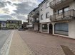 Bureau Vente à Rollingen - 368 000 € Local de commerce pour bureaux et dépôt, d'une surface de 87 m2 avec un grand espace ouvert, cuisine, WC, cave et 4 emplacements extérieurs devant le local.
Idéalement situé à proximité de la gare de Mersch et de l'accès à l'autoroute A7.
Disponible: de suite
Ref agence :1167